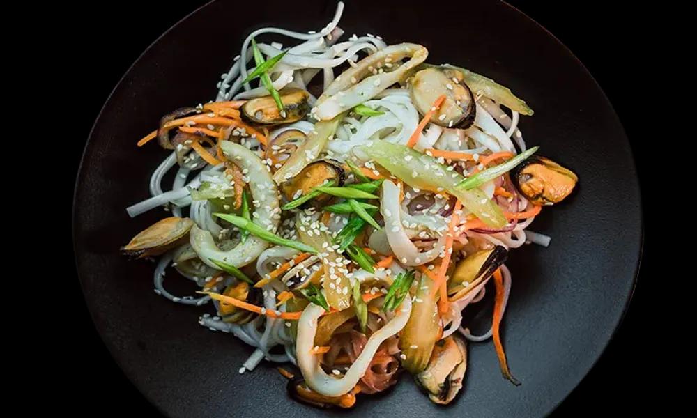 Лапша WOK з морепродуктами