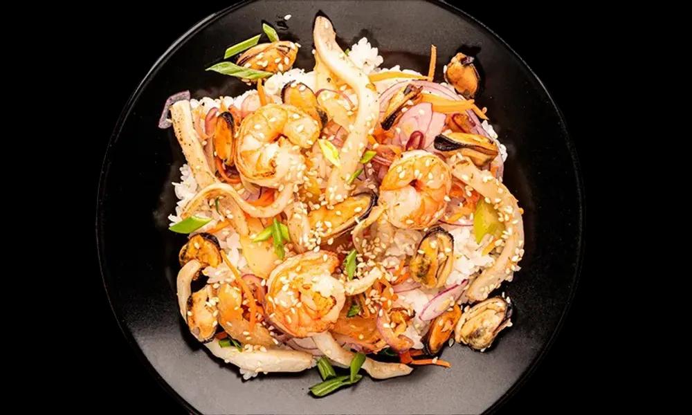 Рис WOK з морепродуктами